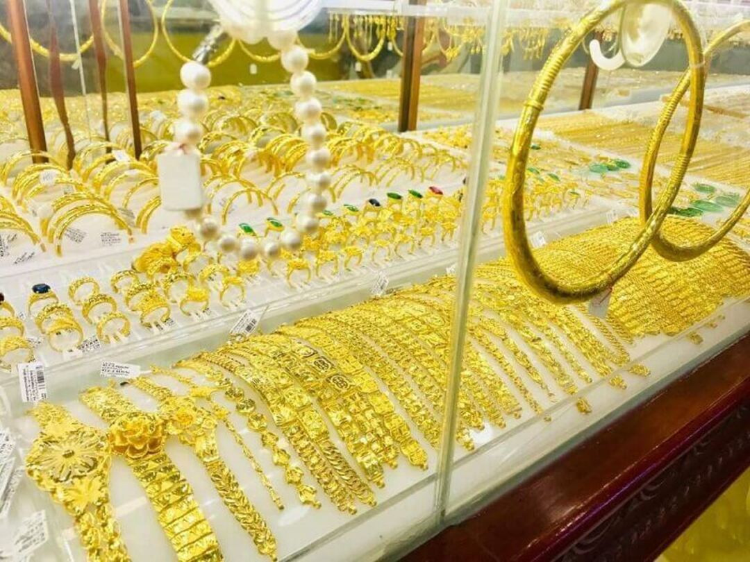 Vàng 610 là vàng gì? Mua vàng vào thời điểm này có bị mất giá không?