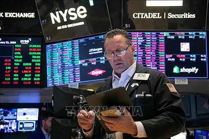 Chứng khoán Mỹ thăng hoa, Dow Jones tiếp tục đạt kỷ lục mới