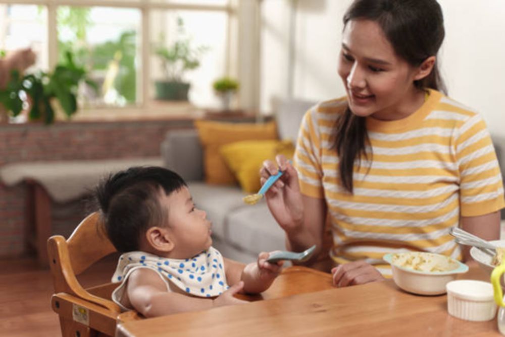 7 cách giúp trẻ ăn dặm ngon miệng hứng thú, cha mẹ nhàn tênh