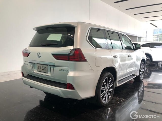 Chi tiết Lexus LX570 2022 kèm giá bán (06/2024)