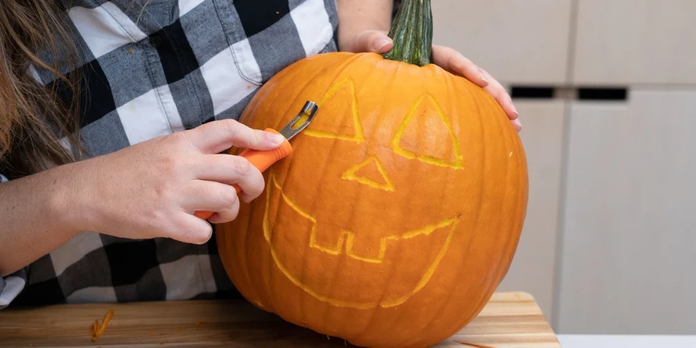 Nguồn gốc quả bí ngô Halloween và lý do người ta khắc bí ngô