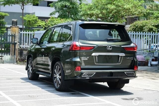 Lexus LX570 04 chỗ Super Sport 2023: giá lăn bánh (06/2024)