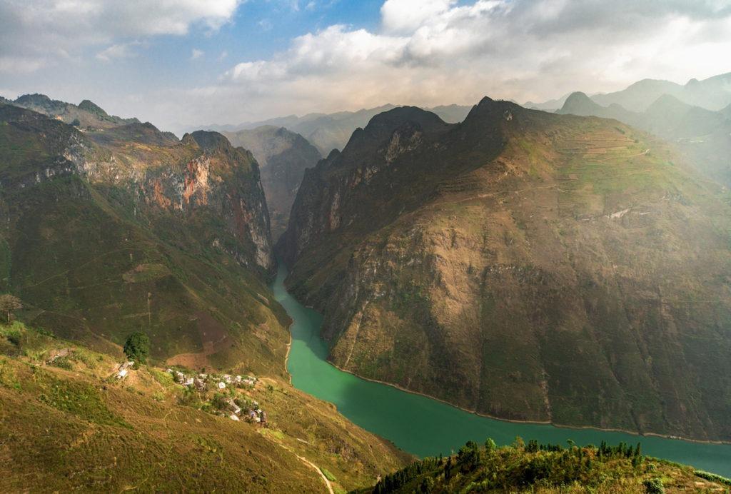 Sông Nho Quế - vẻ đẹp vượt thời gian bên núi đá Hà Giang