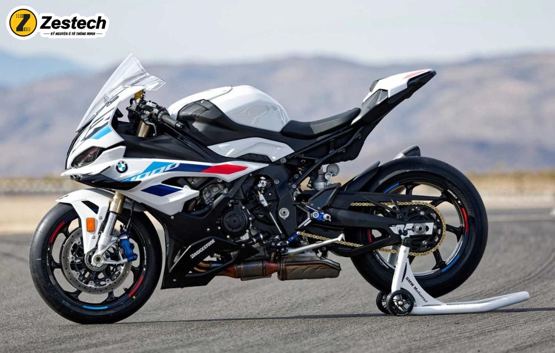 Siêu mô tô BMW S1000RR 2024 chính thức cập bến tại Việt Nam