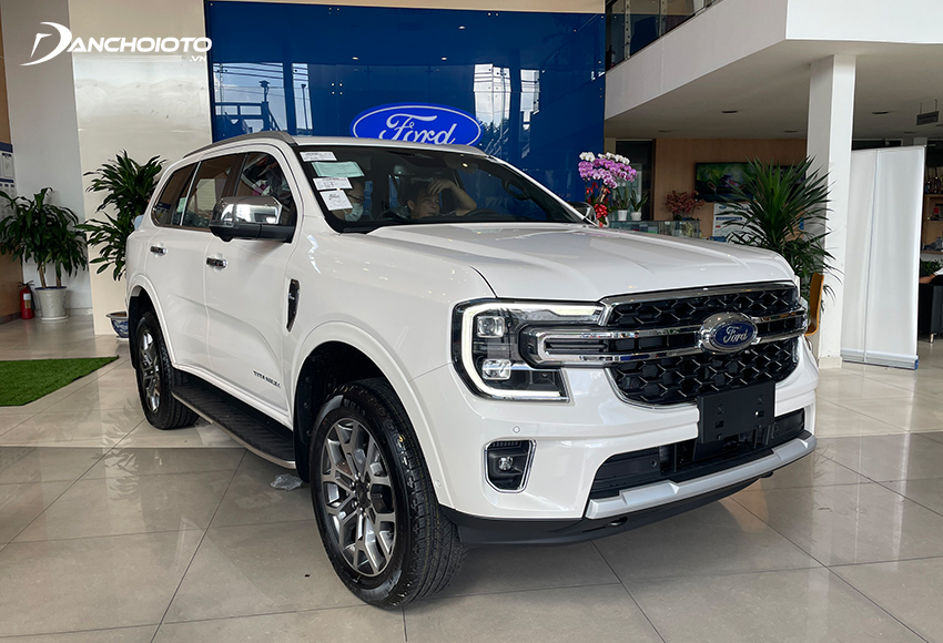 Bảng giá xe ô tô Ford: SUV 5 chỗ, 7 chỗ và bán tải (6/2024)