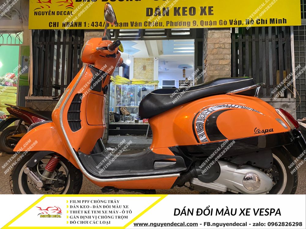 Dán decal đổi màu xe vespa