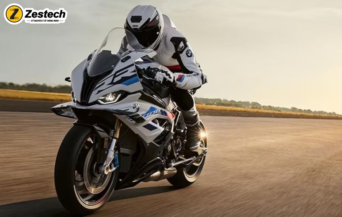 Siêu mô tô BMW S1000RR 2024 chính thức cập bến tại Việt Nam