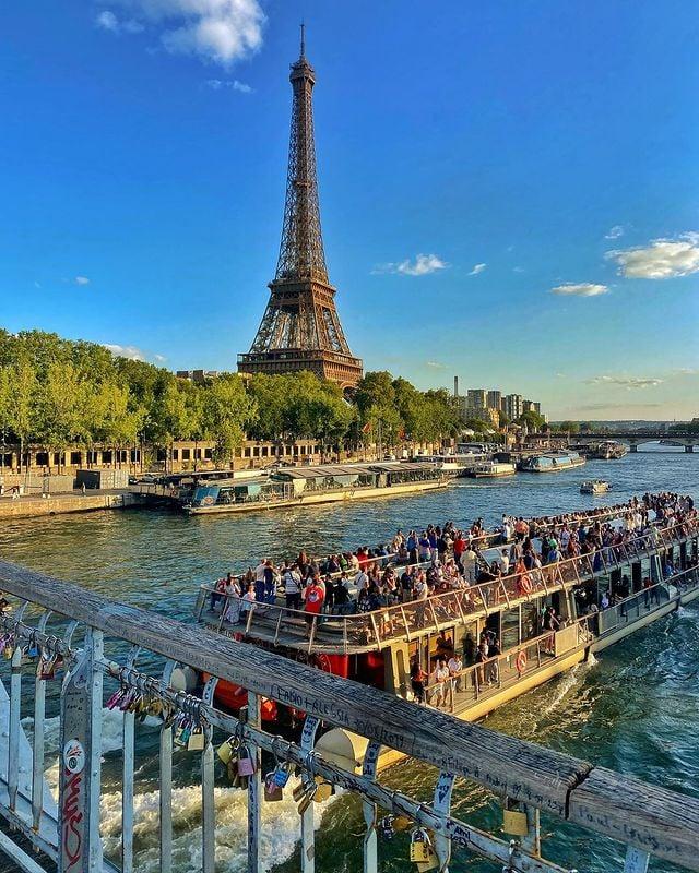 Tháp Eiffel - Biểu tượng từng bị ruồng bỏ của nước Pháp