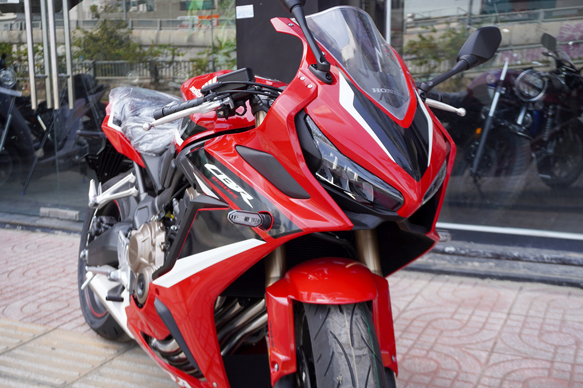 CBR650R Khuyến mãi khủng, giá bao lăn bánh 268 triệu, giao xe ngay, hỗ trợ trả góp