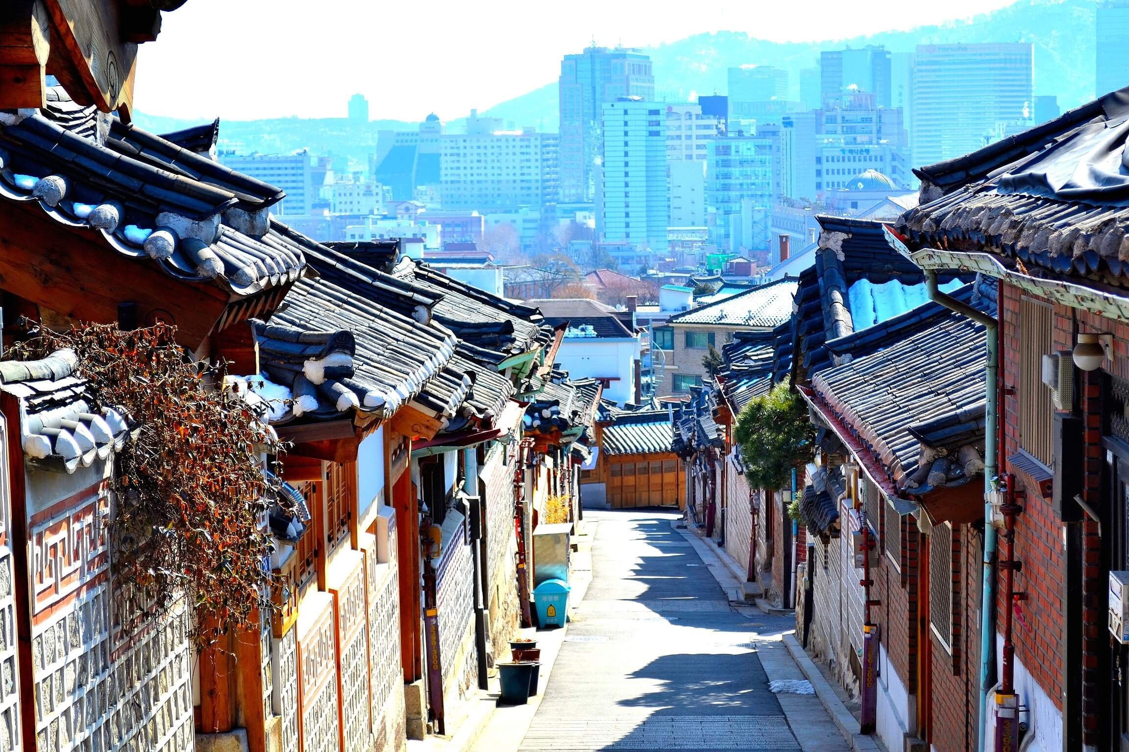 Làng Bukchon Hanok: Nơi lưu giữ di sản văn hóa Hàn Quốc độc đáo