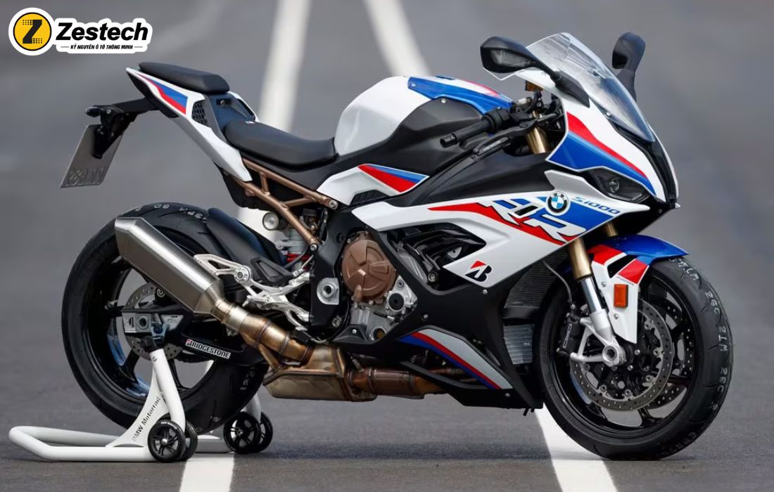 Siêu mô tô BMW S1000RR 2024 chính thức cập bến tại Việt Nam