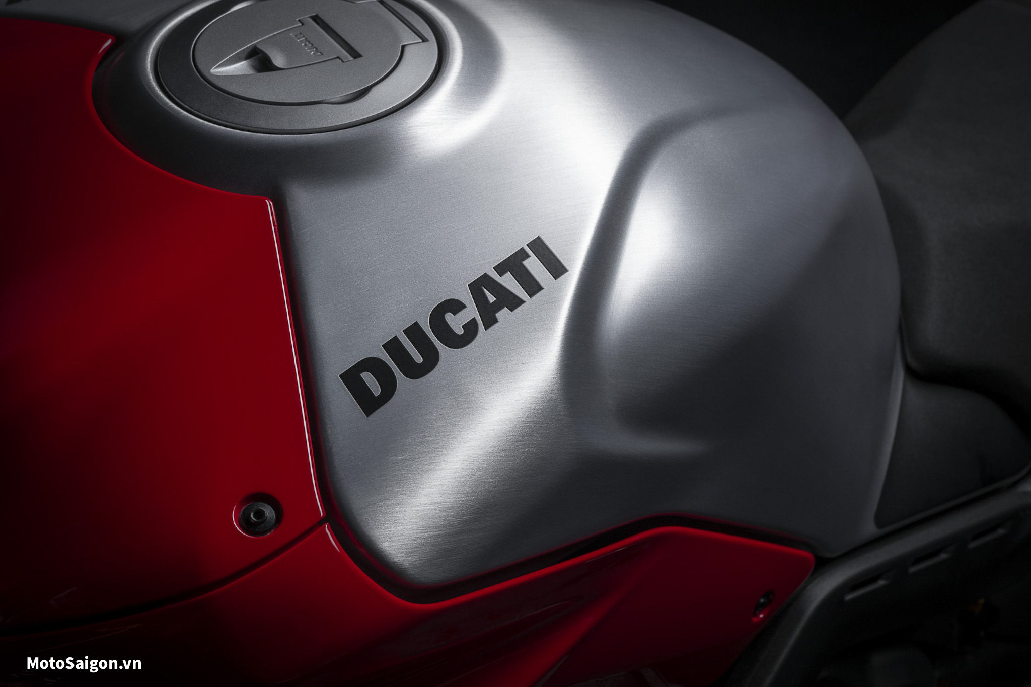 Ducati Panigale V4 R 2023 chi tiết giá xe có khả năng về Việt Nam