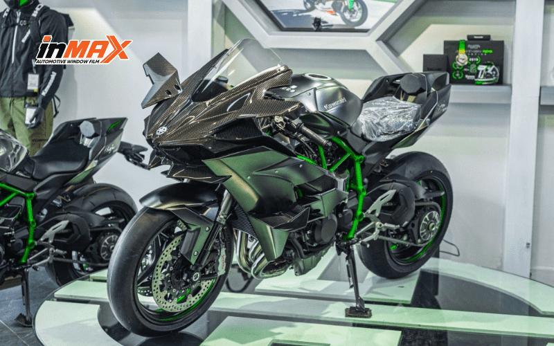 Siêu mô tô Kawasaki Ninja H2R - Giá gần 2 tỷ cập bến Việt Nam