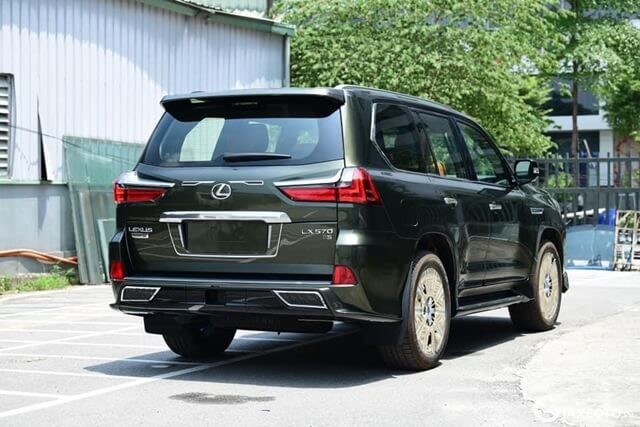 Lexus LX570 04 chỗ Super Sport 2023: giá lăn bánh (06/2024)