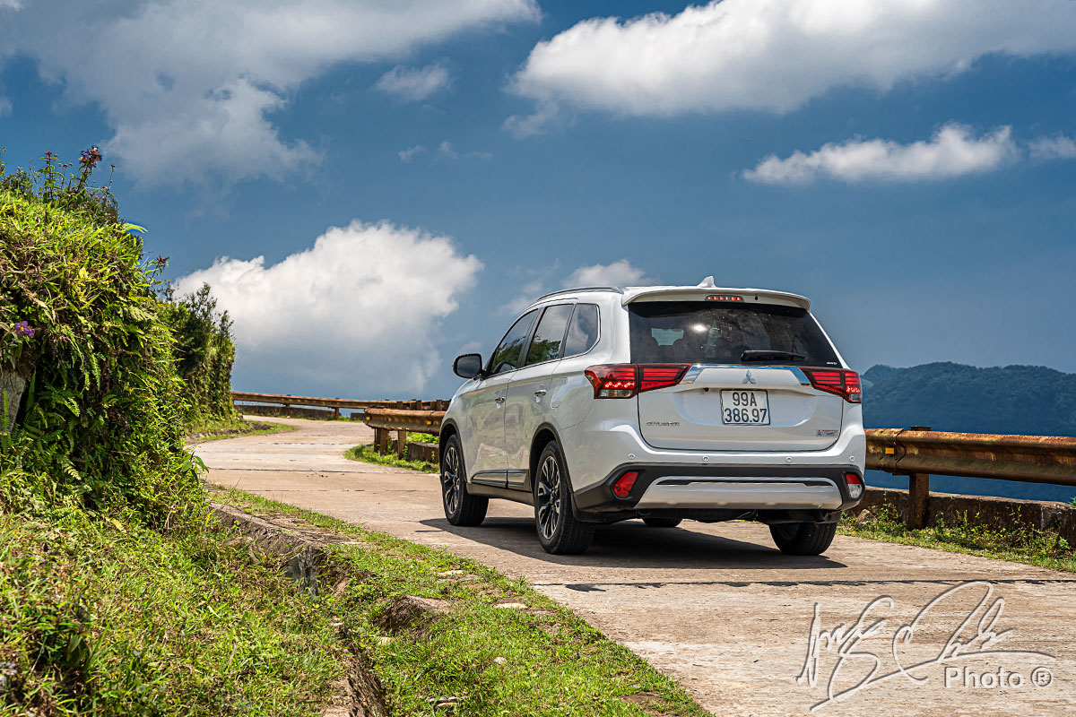 Ưu nhược điểm xe Mitsubishi Outlander 2021: Có hơn