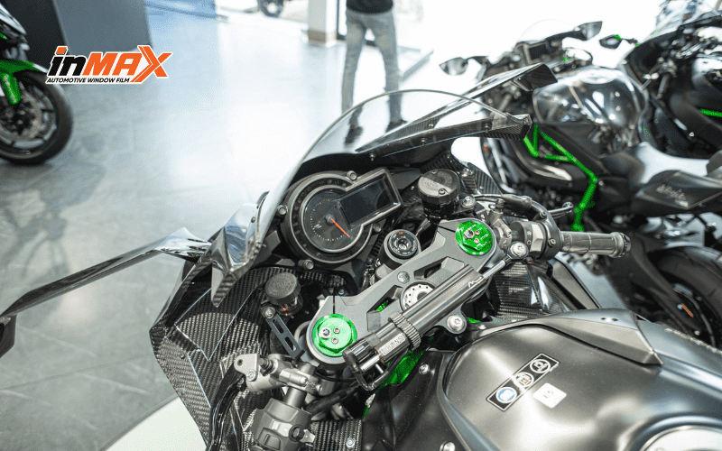 Siêu mô tô Kawasaki Ninja H2R - Giá gần 2 tỷ cập bến Việt Nam