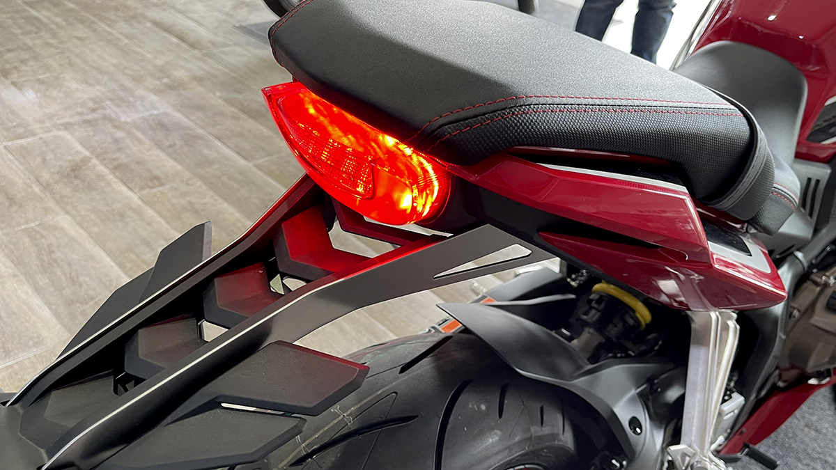 CBR650R Khuyến mãi khủng, giá bao lăn bánh 268 triệu, giao xe ngay, hỗ trợ trả góp