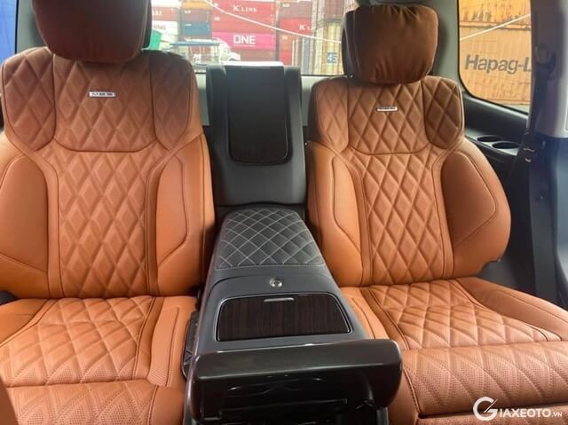 Lexus LX570 04 chỗ Super Sport 2023: giá lăn bánh (06/2024)