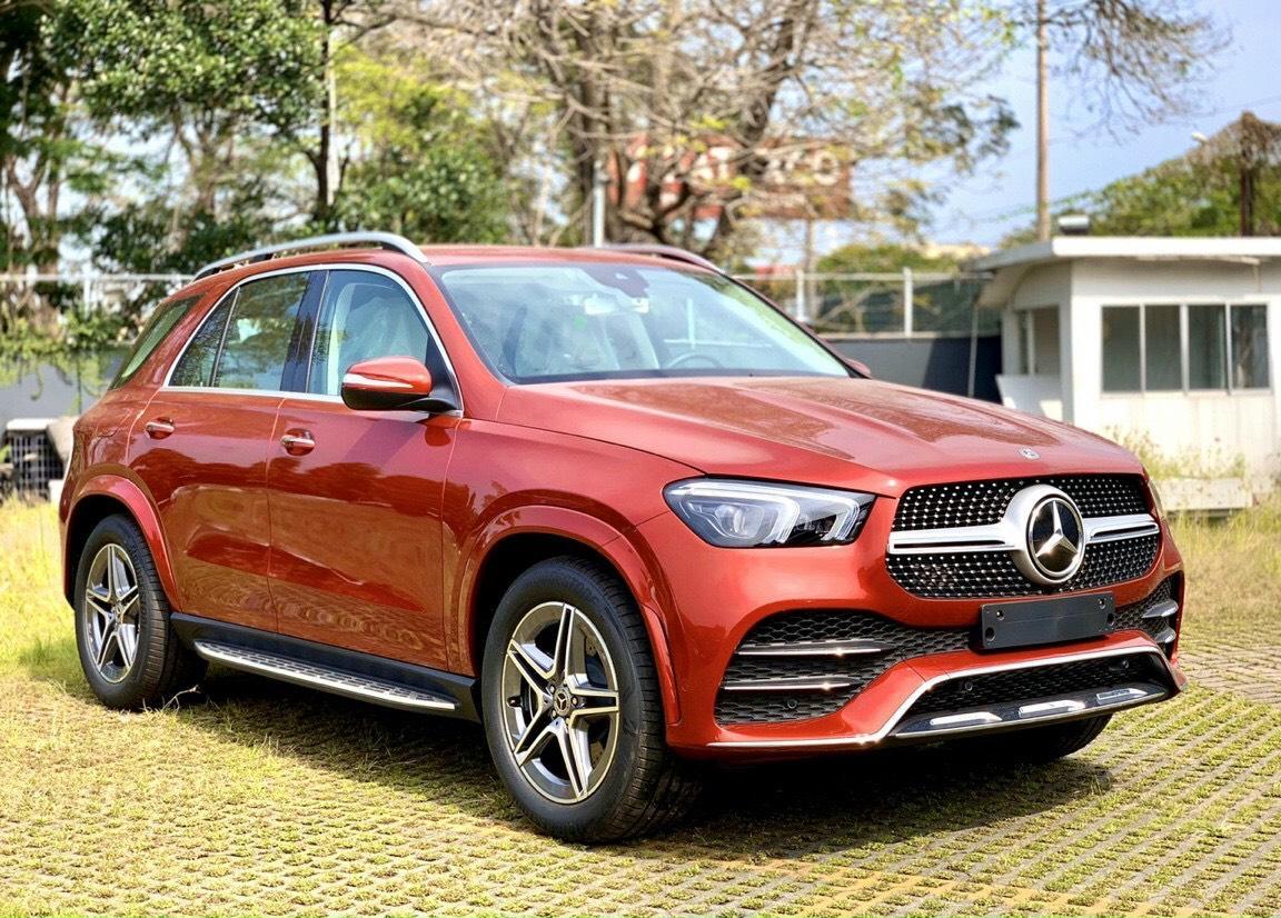 Xe Mercedes 7 chỗ có những loại nào?