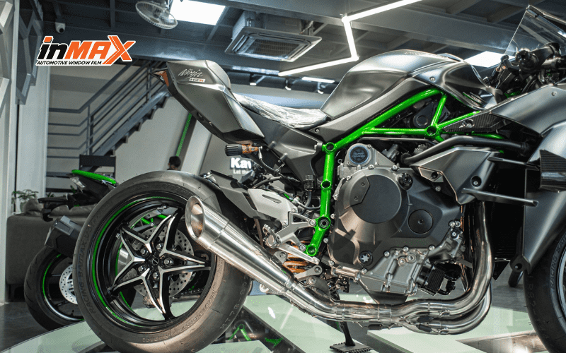 Siêu mô tô Kawasaki Ninja H2R - Giá gần 2 tỷ cập bến Việt Nam